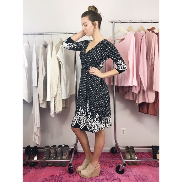 tua Dresses & Skirts - TUA Size Small Faux Wrap 3/4 Sleeve V-neck Dress